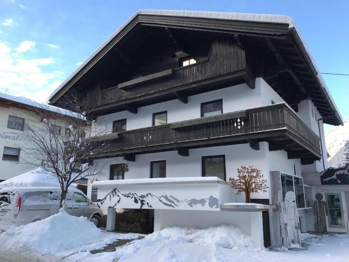 Ferienwohnung Galerie Kaiser Mayrhofen Exterior photo